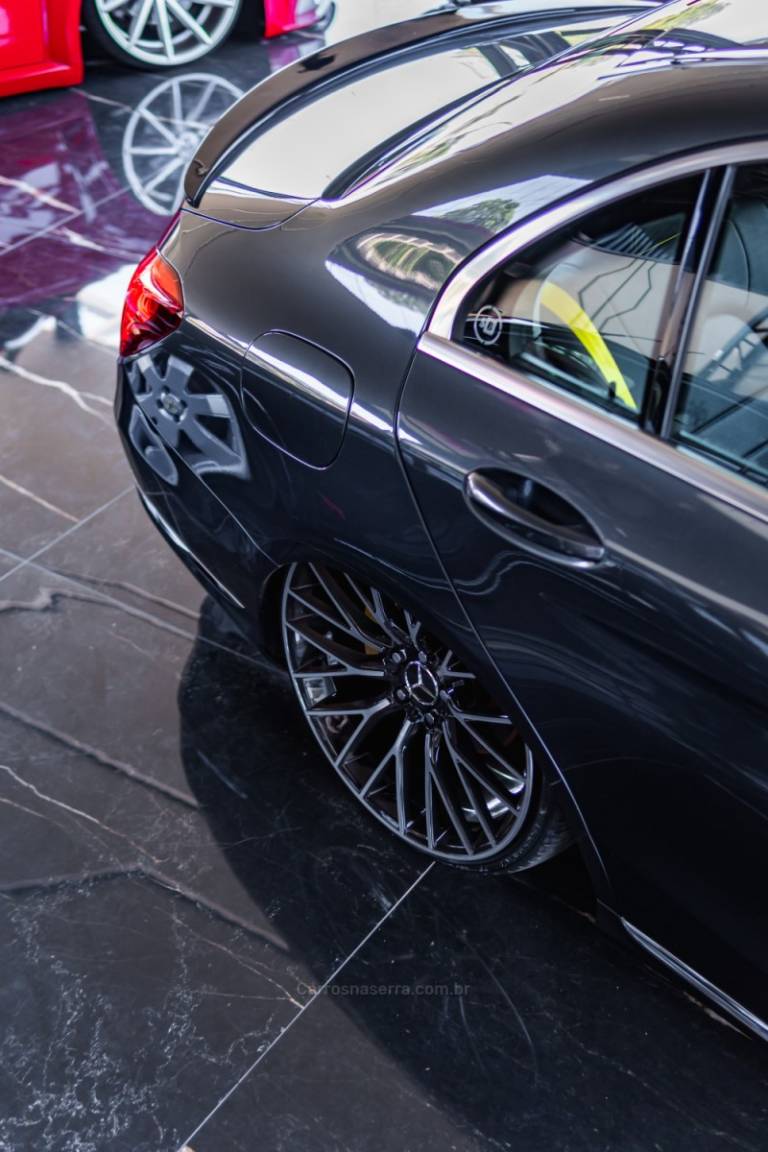 MERCEDES-BENZ - C 200 - 2015/2015 - Cinza - R$ 149.900,00