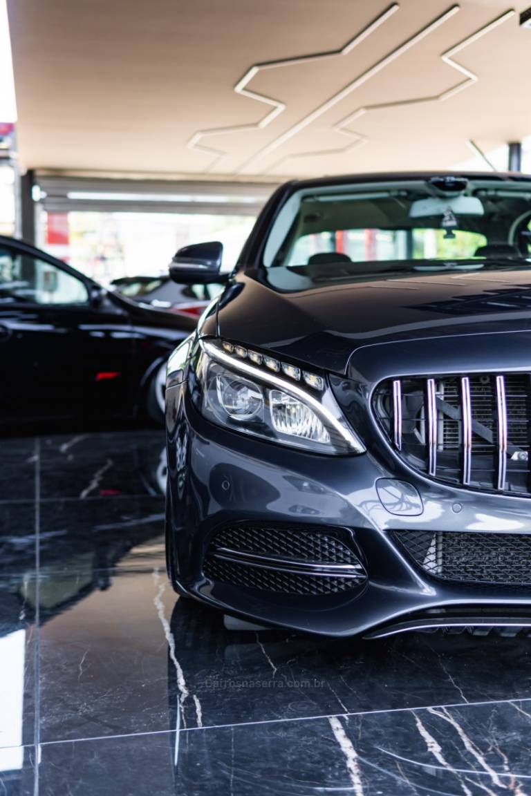 MERCEDES-BENZ - C 200 - 2015/2015 - Cinza - R$ 149.900,00