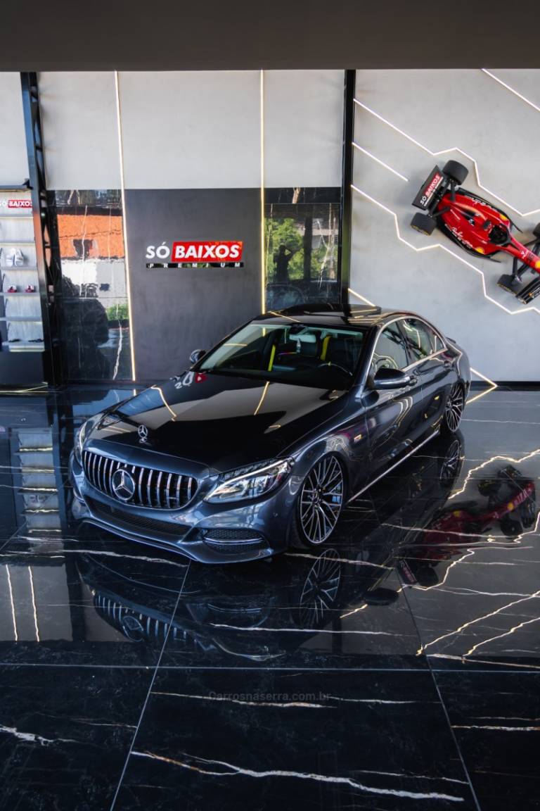 MERCEDES-BENZ - C 200 - 2015/2015 - Cinza - R$ 149.900,00