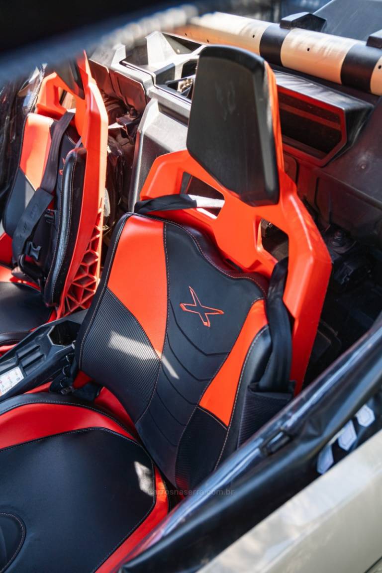 CAN-AM - MAVERICK XRS - 2021/2021 - Bege - Sob Consulta