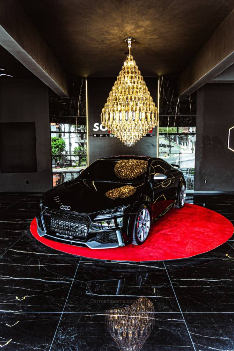 AUDI - TT RS - 2018/2018 - Preta - R$ 629.900,00