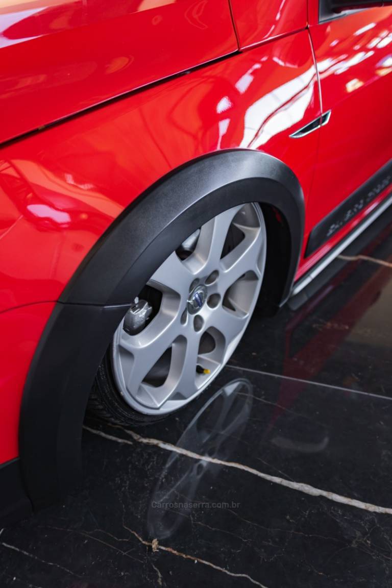 VOLKSWAGEN - SAVEIRO - 2014/2015 - Vermelha - R$ 94.500,00