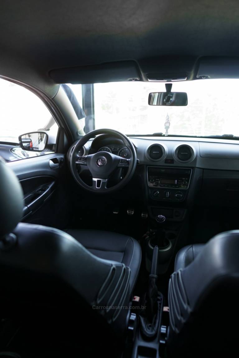 VOLKSWAGEN - SAVEIRO - 2014/2014 - Branca - R$ 83.900,00