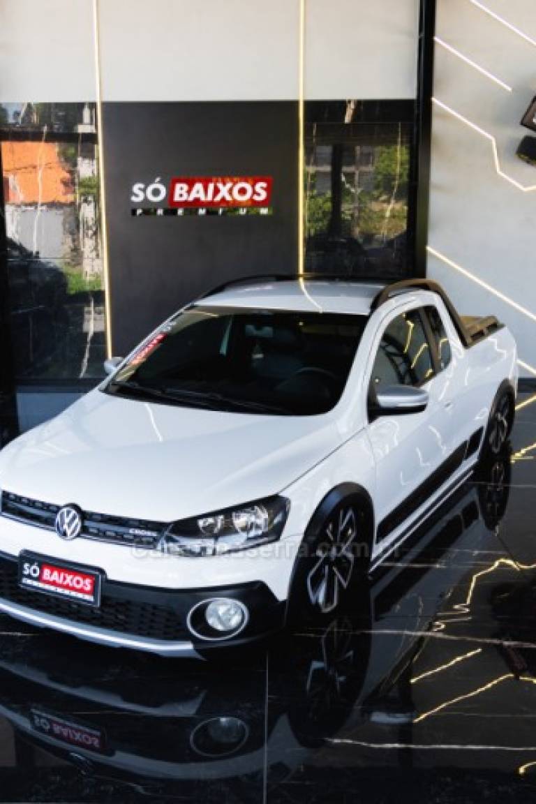 VOLKSWAGEN - SAVEIRO - 2014/2014 - Branca - R$ 83.900,00