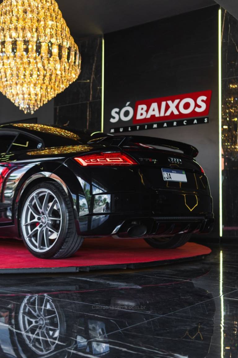 AUDI - TT RS - 2018/2018 - Preta - R$ 629.900,00