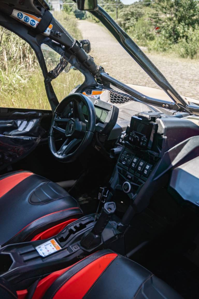 CAN-AM - MAVERICK XRS - 2021/2021 - Bege - Sob Consulta