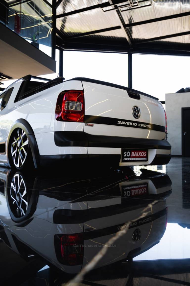 VOLKSWAGEN - SAVEIRO - 2014/2014 - Branca - R$ 83.900,00