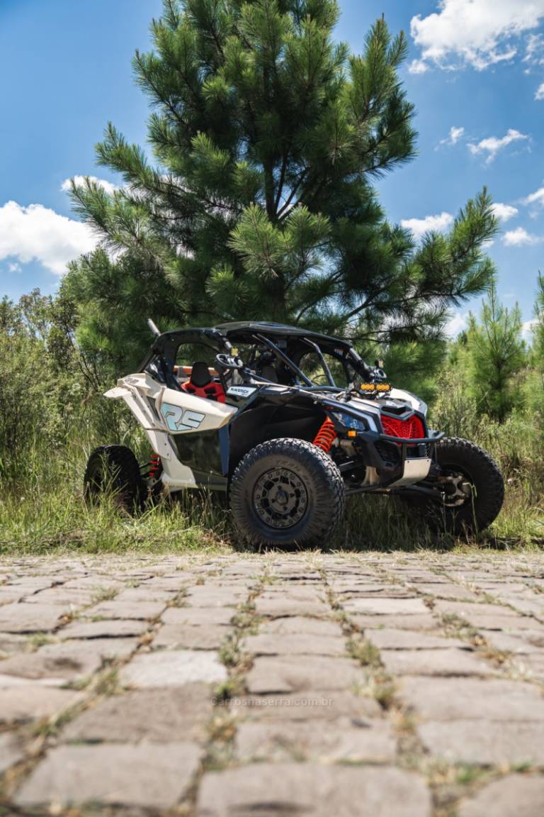 CAN-AM - MAVERICK XRS - 2021/2021 - Bege - Sob Consulta
