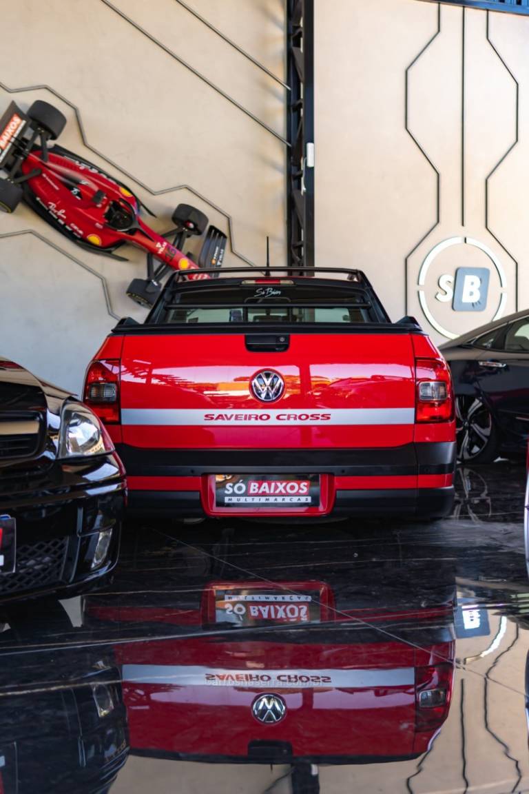 VOLKSWAGEN - SAVEIRO - 2014/2015 - Vermelha - R$ 94.500,00