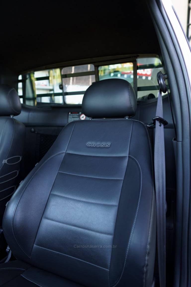 VOLKSWAGEN - SAVEIRO - 2014/2014 - Branca - R$ 83.900,00