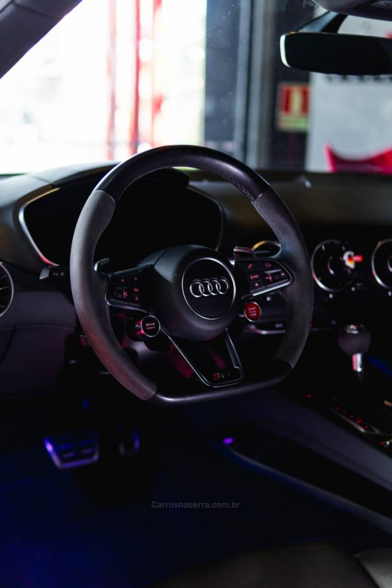 AUDI - TT RS - 2018/2018 - Preta - R$ 629.900,00