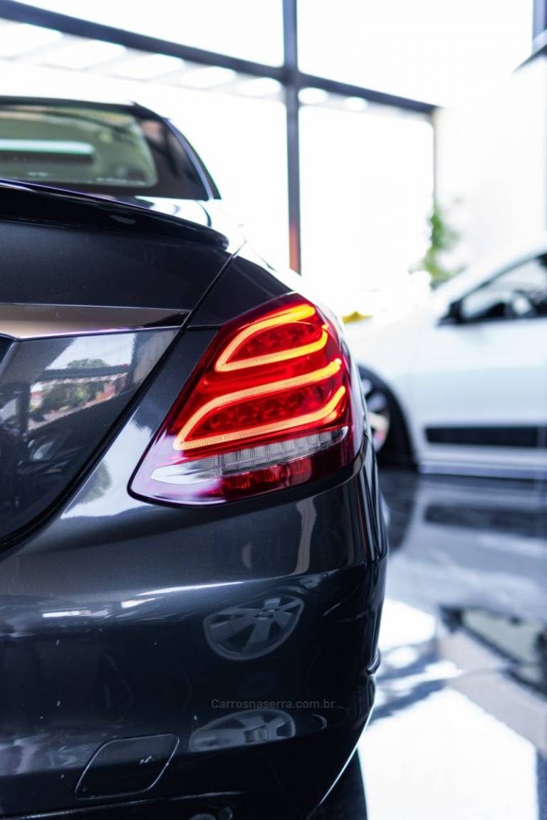 MERCEDES-BENZ - C 200 - 2015/2015 - Cinza - R$ 149.900,00