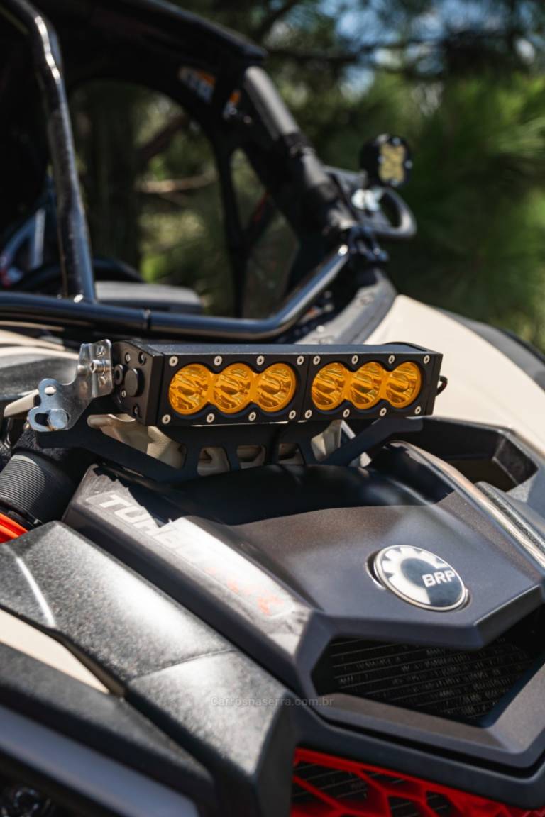 CAN-AM - MAVERICK XRS - 2021/2021 - Bege - Sob Consulta
