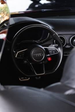 AUDI - TT - 2016/2016 - Vermelha - R$ 329.900,00