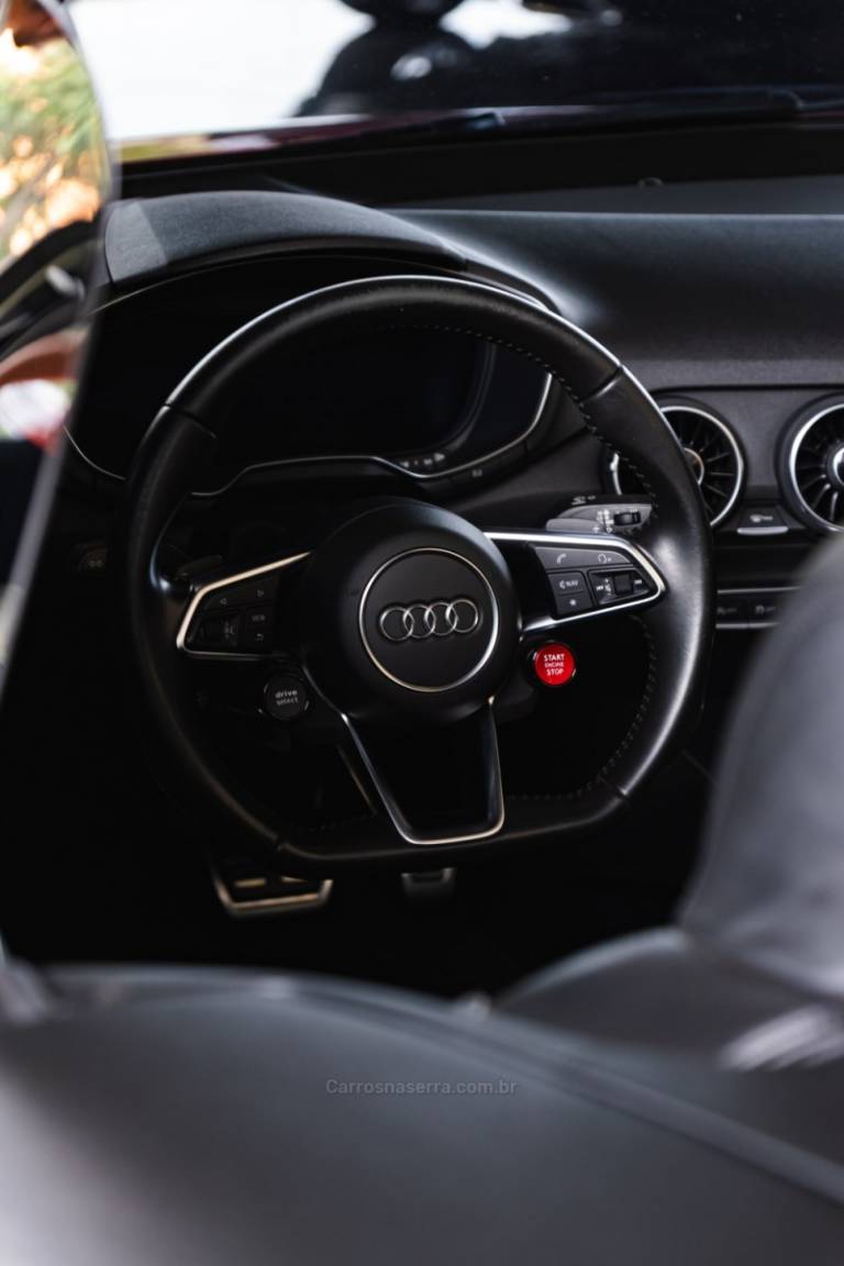 AUDI - TT - 2016/2016 - Vermelha - R$ 329.900,00