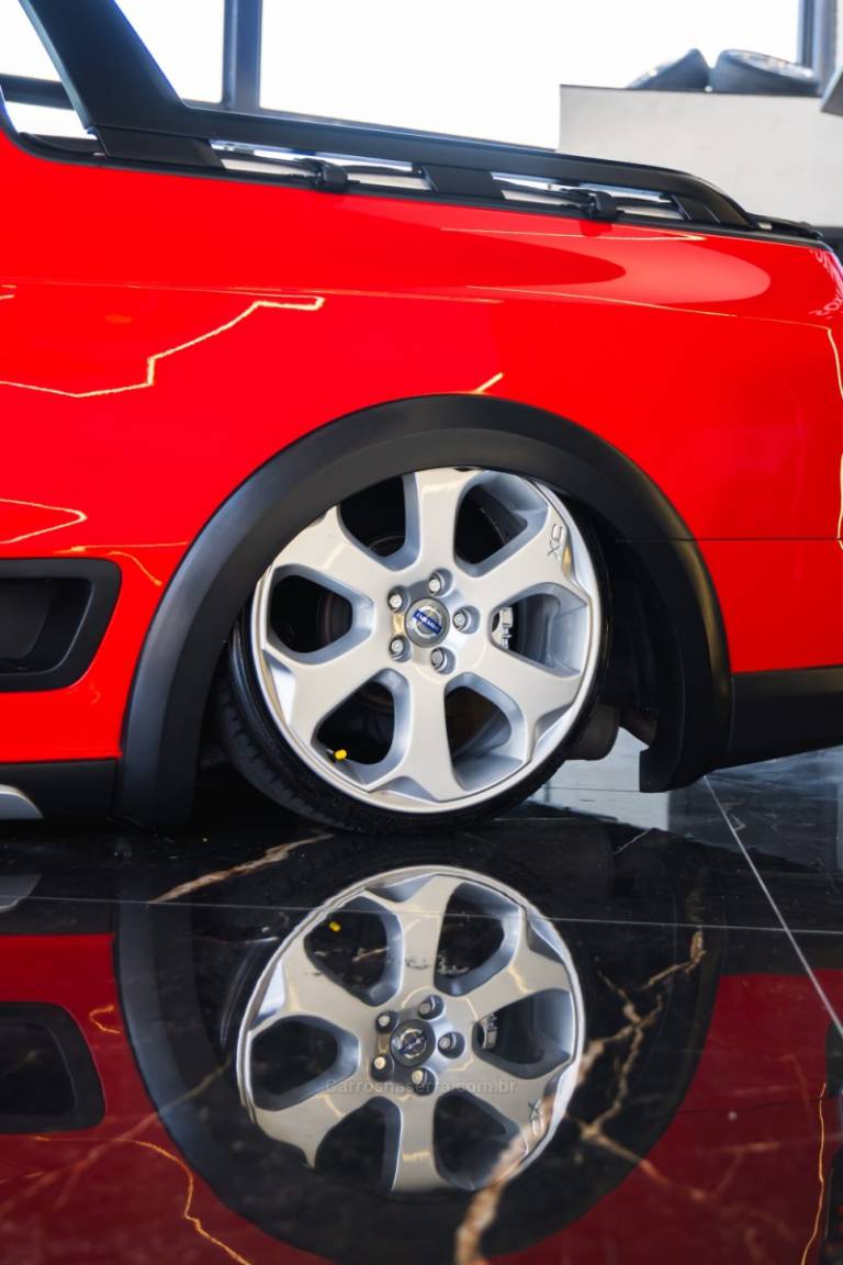 VOLKSWAGEN - SAVEIRO - 2014/2015 - Vermelha - R$ 94.500,00