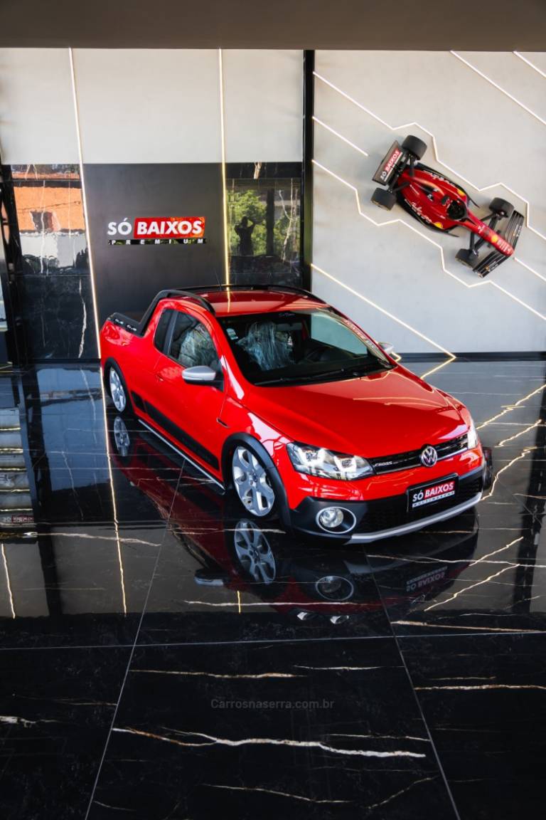 VOLKSWAGEN - SAVEIRO - 2014/2015 - Vermelha - R$ 94.500,00