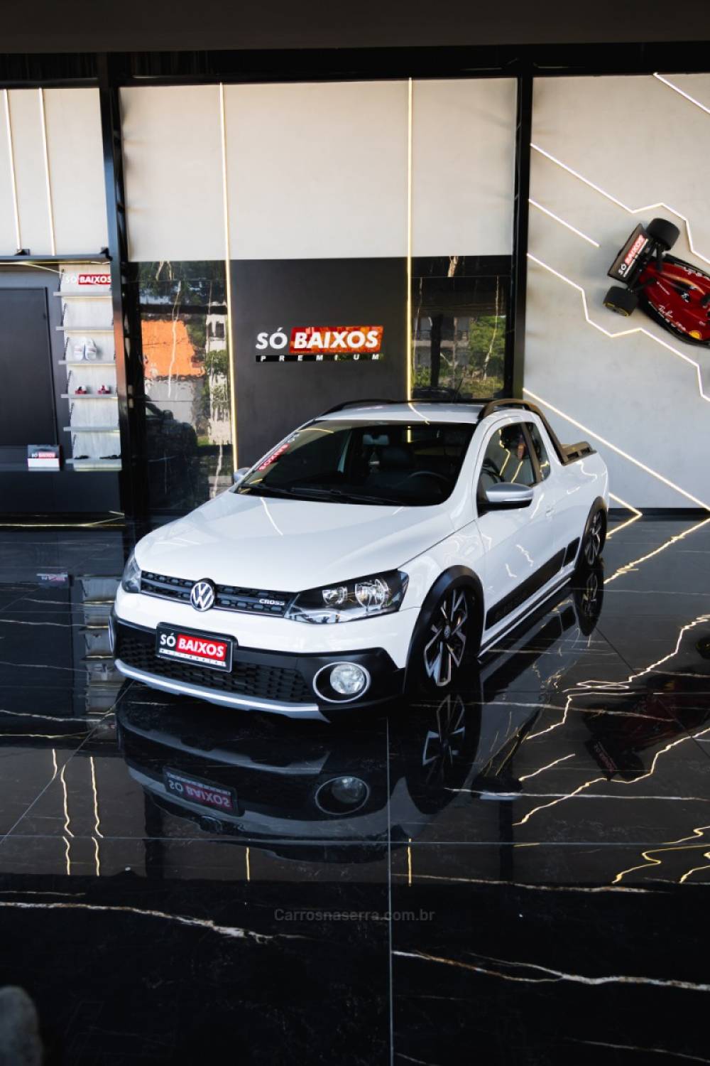 VOLKSWAGEN - SAVEIRO - 2014/2014 - Branca - R$ 83.900,00