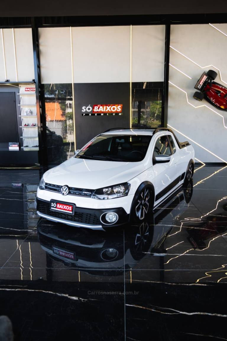 VOLKSWAGEN - SAVEIRO - 2014/2014 - Branca - R$ 83.900,00