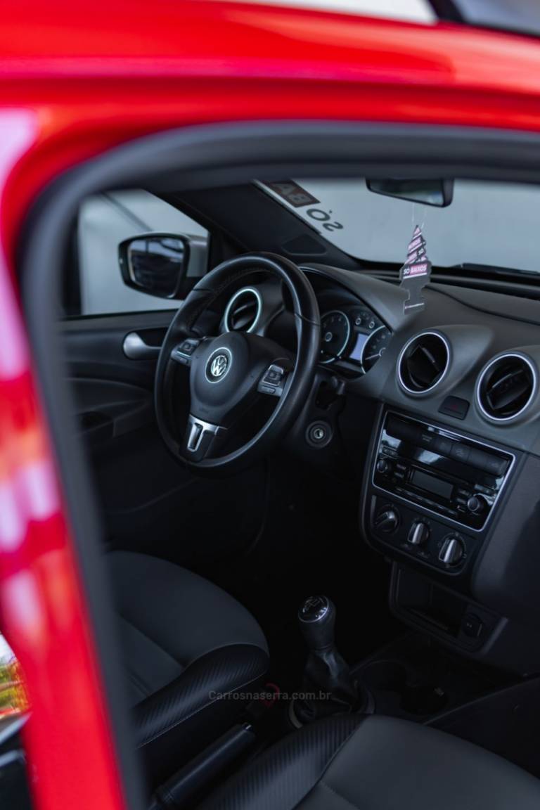 VOLKSWAGEN - SAVEIRO - 2014/2015 - Vermelha - R$ 94.500,00