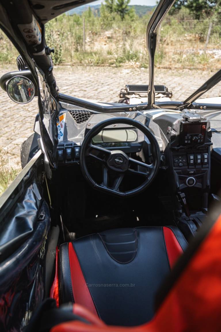 CAN-AM - MAVERICK XRS - 2021/2021 - Bege - Sob Consulta