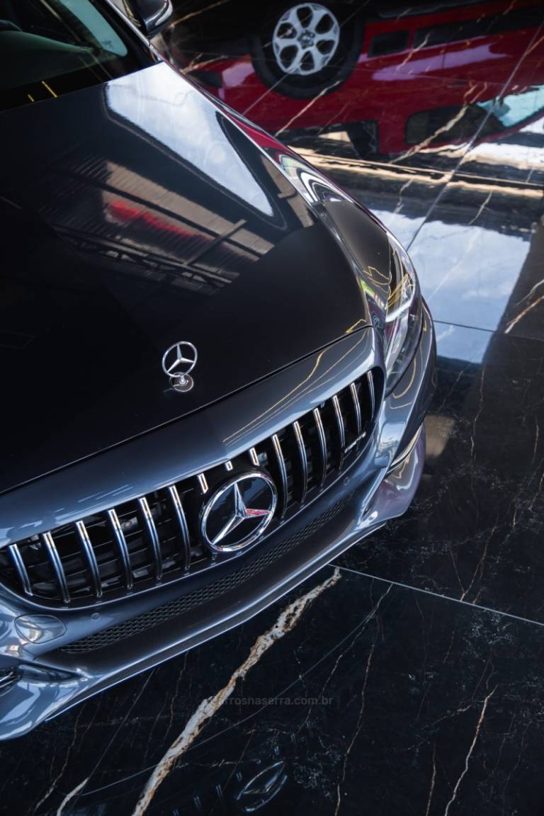 MERCEDES-BENZ - C 200 - 2015/2015 - Cinza - R$ 149.900,00