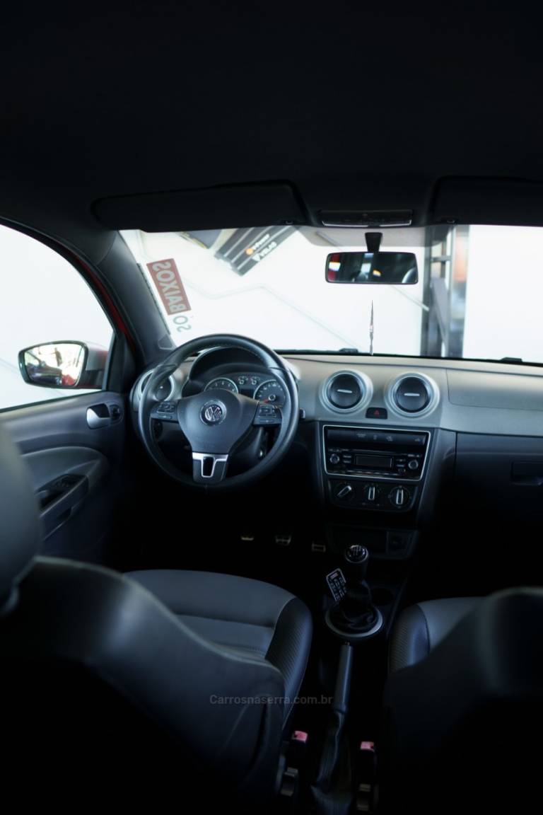 VOLKSWAGEN - SAVEIRO - 2014/2015 - Vermelha - R$ 94.500,00