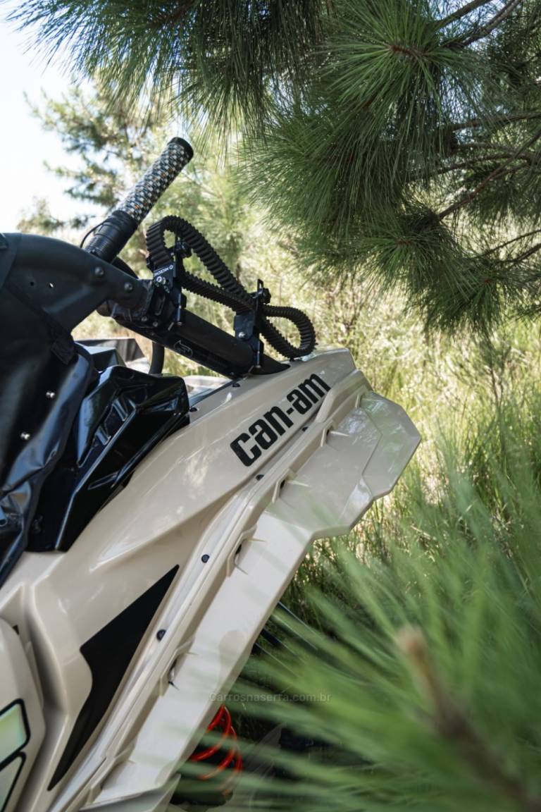 CAN-AM - MAVERICK XRS - 2021/2021 - Bege - Sob Consulta