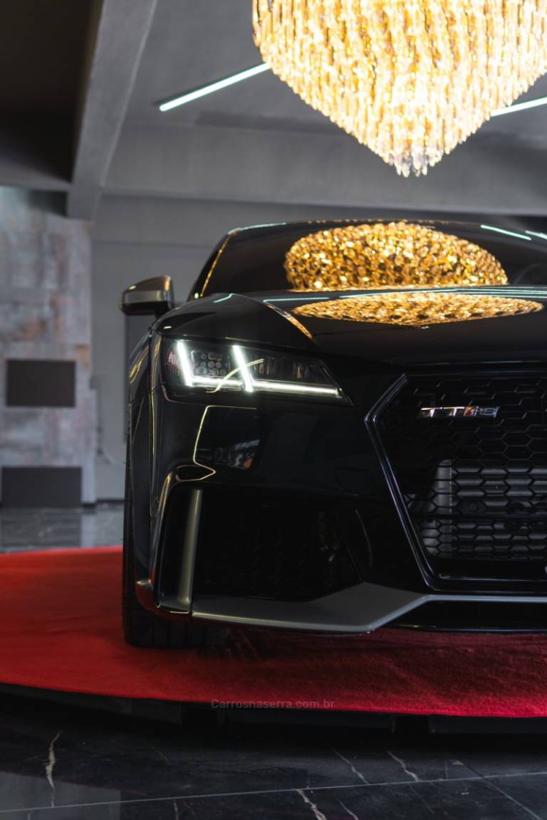 AUDI - TT RS - 2018/2018 - Preta - R$ 629.900,00