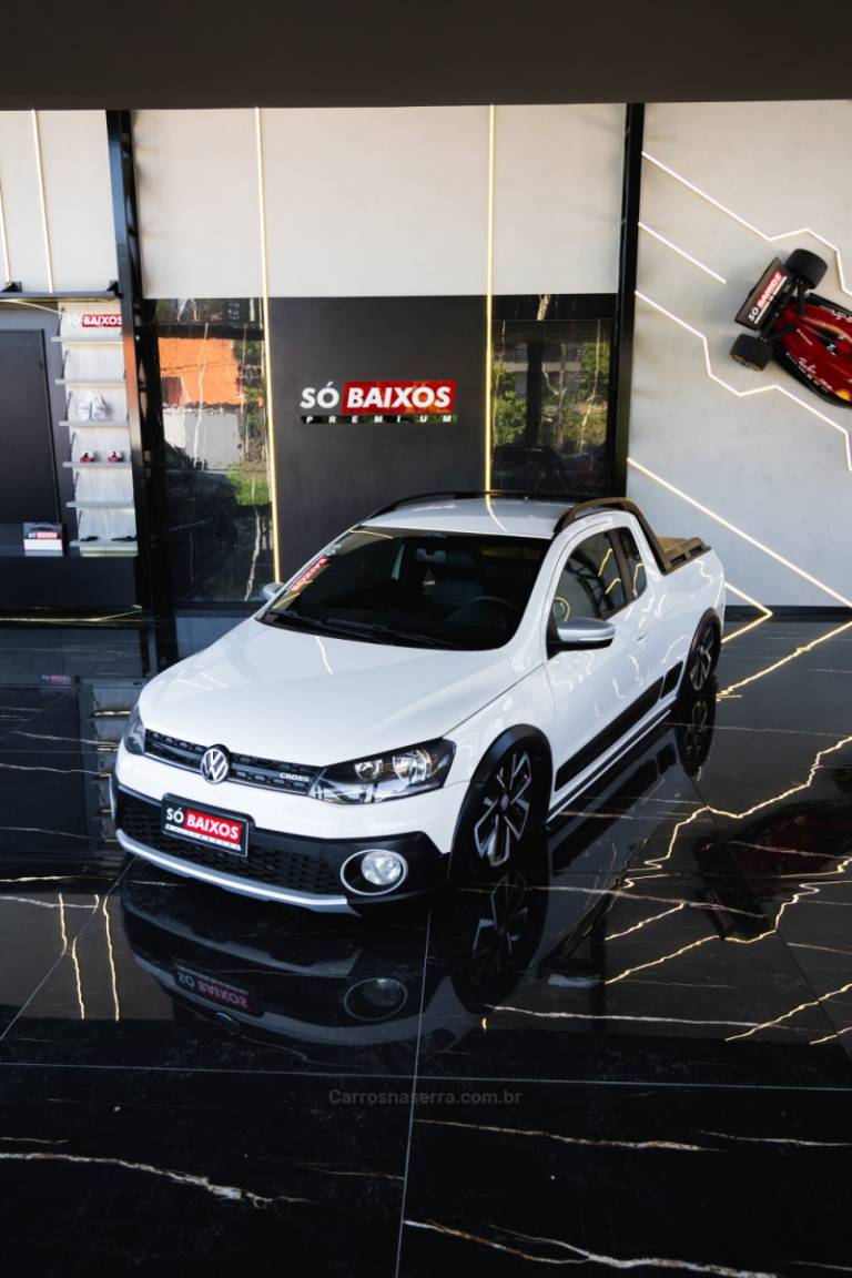 VOLKSWAGEN - SAVEIRO - 2014/2014 - Branca - R$ 83.900,00