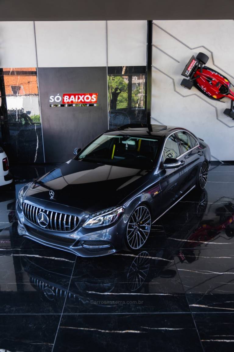 MERCEDES-BENZ - C 200 - 2015/2015 - Cinza - R$ 149.900,00