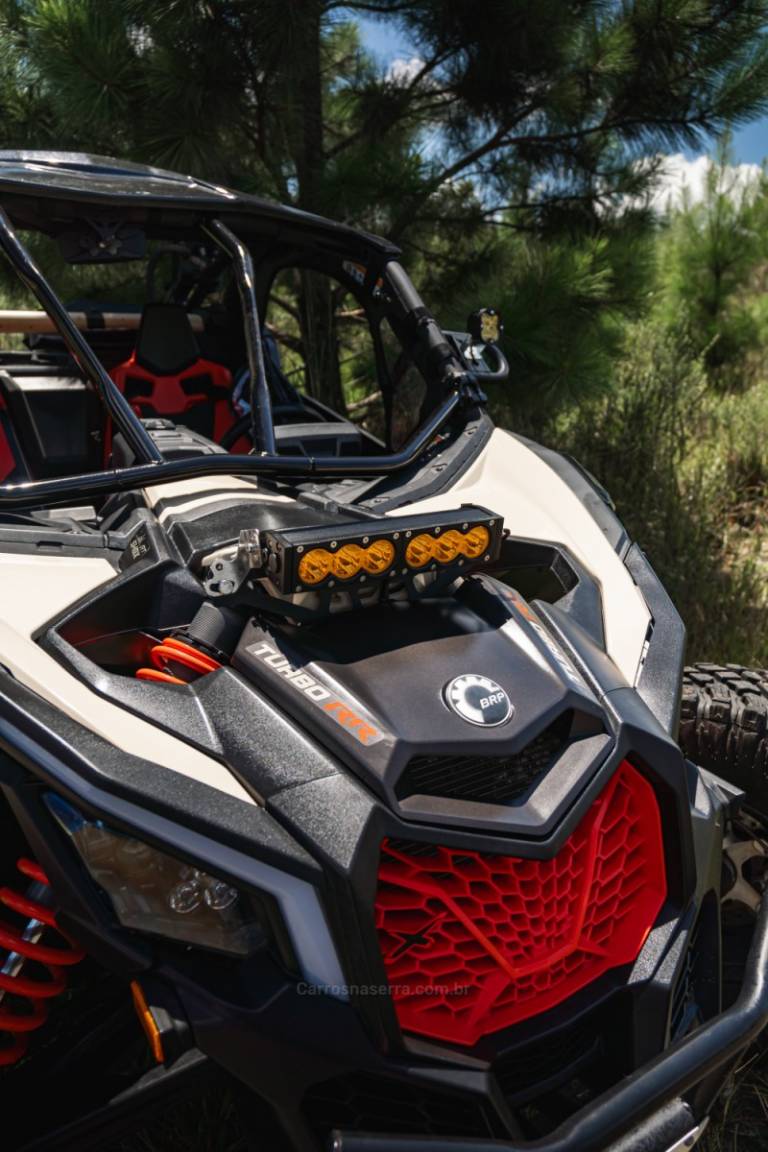 CAN-AM - MAVERICK XRS - 2021/2021 - Bege - Sob Consulta